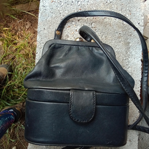 Diamicci Crossbody Handbag - Picture 1 of 7